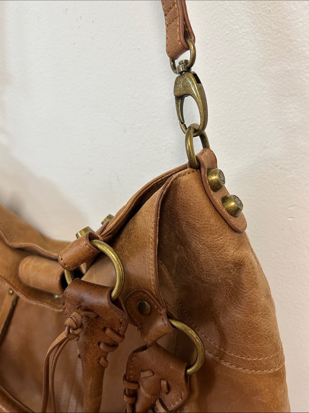 Lucky Brand Y2K Distressed 100% Soft Leather Hobo Fringe Top Handles Crossbody - Picture 7 of 16